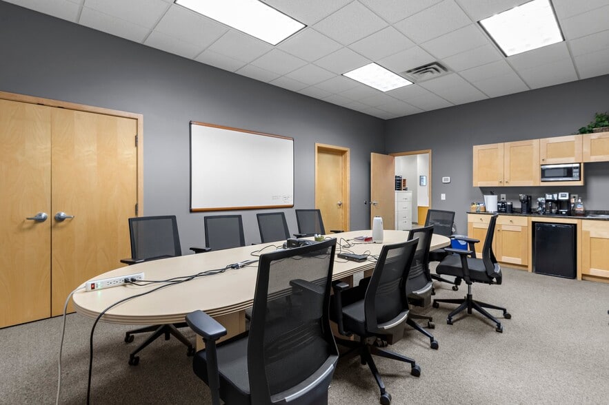 More Photos Of 700-710 Hamel Rd, Hamel Warehouse For Sale