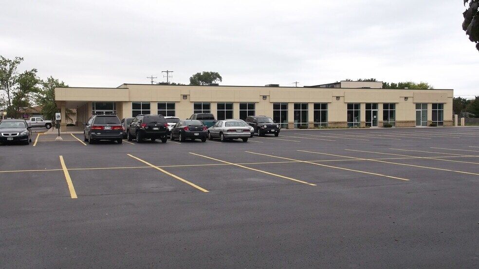 More Photos Of 8207 22nd Ave, Kenosha Office For Lease