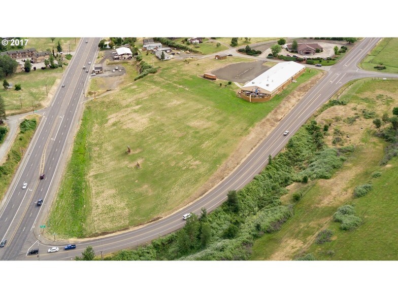 More Photos Of 411 NW Safari Rd, Winston Flex For Sale