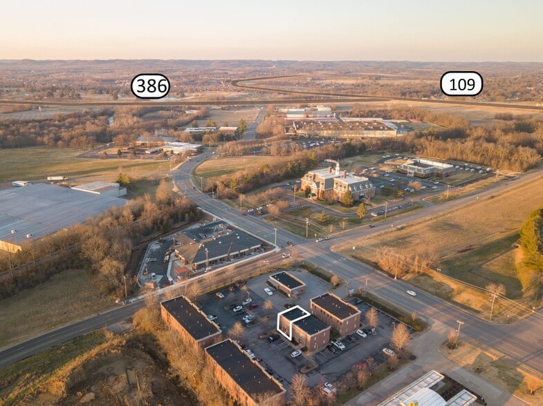 More Photos Of 180 N Belvedere Dr, Gallatin Office Residential For Lease