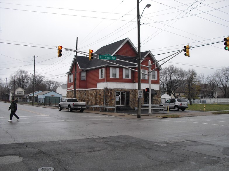 More Photos Of 2202 N Illinois St, Indianapolis Storefront Retail Office For Lease
