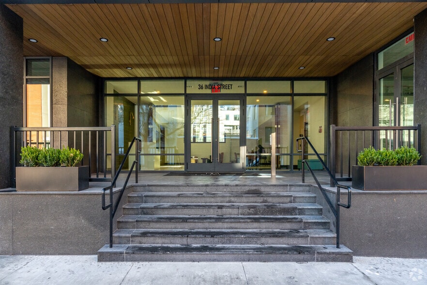 More Photos Of 36 India St, Brooklyn Apartments For Lease