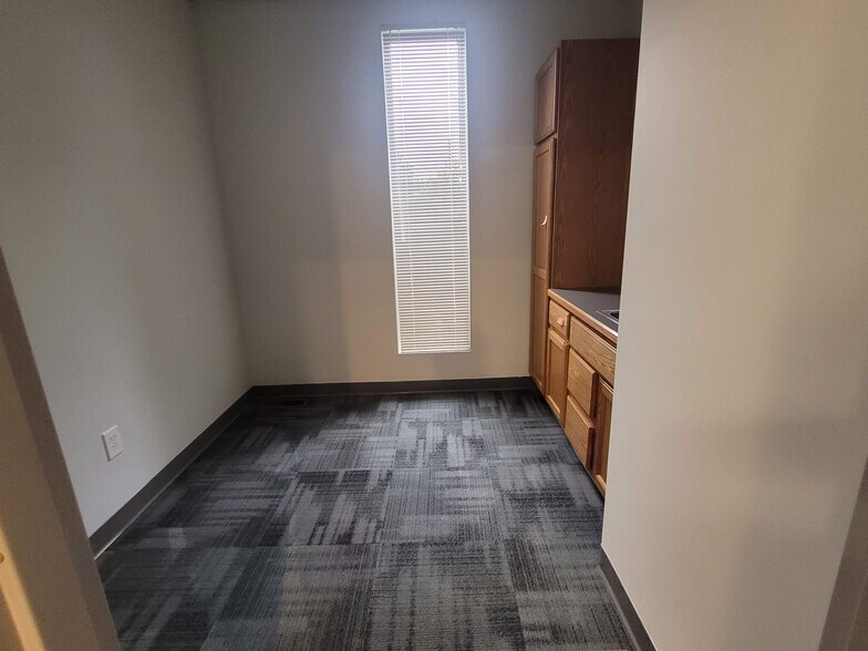 More Photos Of 5797 Beechcroft Rd, Columbus Medical For Lease