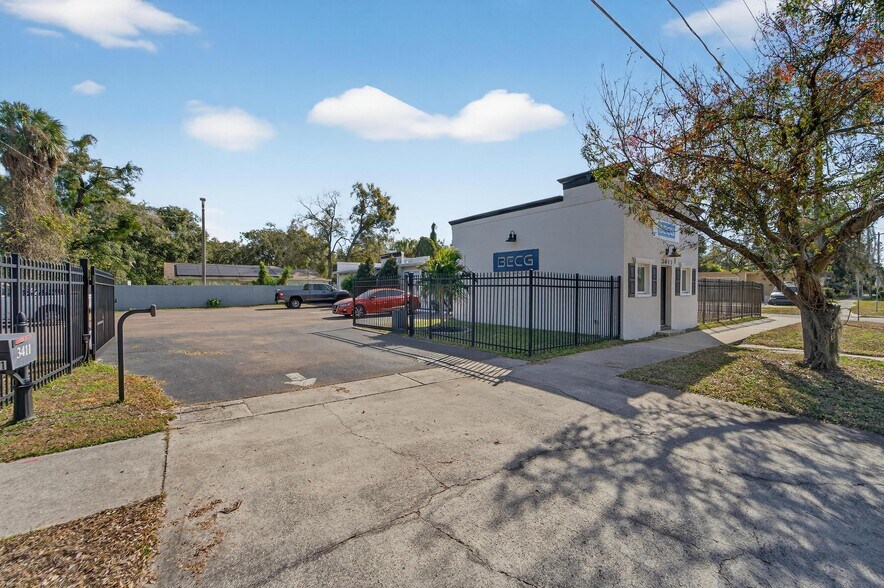 More Photos Of 3411 N 29th St, Tampa Office For Sale