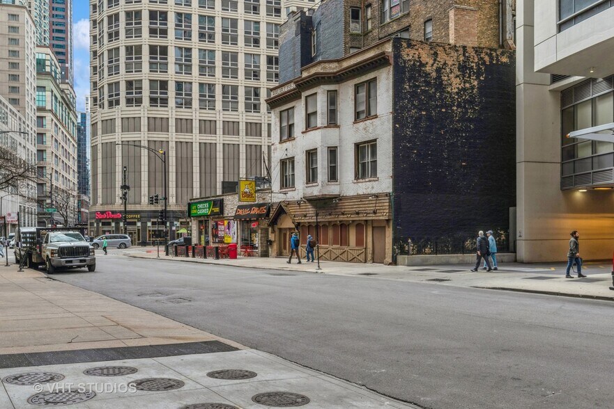 More Photos Of 806 N Rush St, Chicago General Retail For Sale