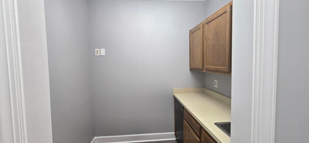 More Photos Of 2525 Raeford Rd, Fayetteville Medical For Sale
