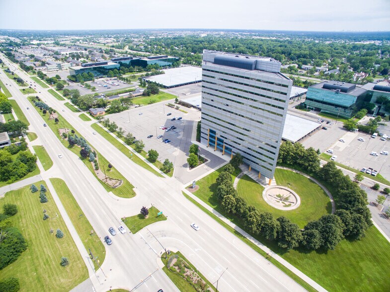 Primary Photo Of 100 E Big Beaver Rd, Troy Office For Lease