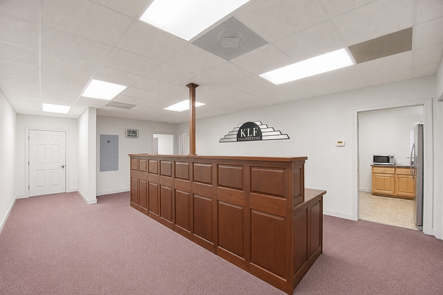 More Photos Of 10310 Memory Ln, Chesterfield Office For Sale