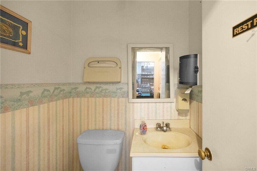 More Photos Of 17428 Bellflower Blvd, Bellflower Storefront For Lease