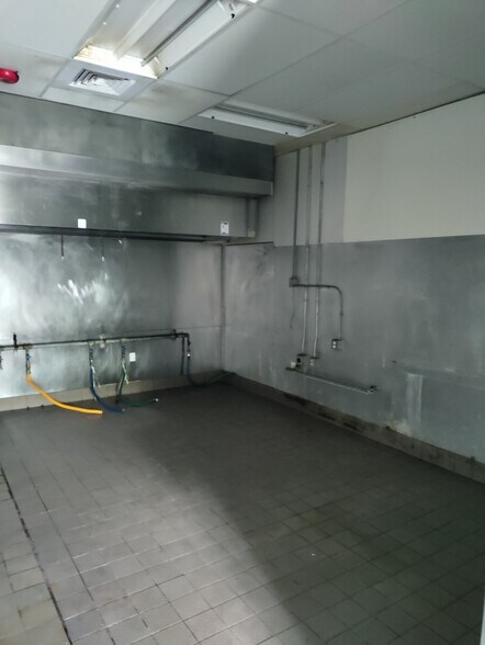 More Photos Of 29835 US Highway 19 N, Clearwater Restaurant For Lease