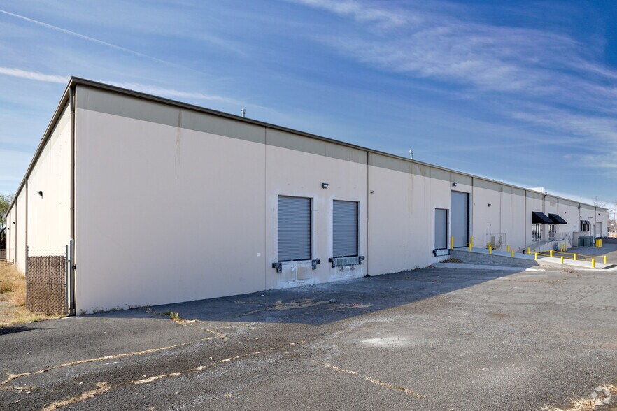More Photos Of 575-585 Reactor Way, Reno Distribution For Lease