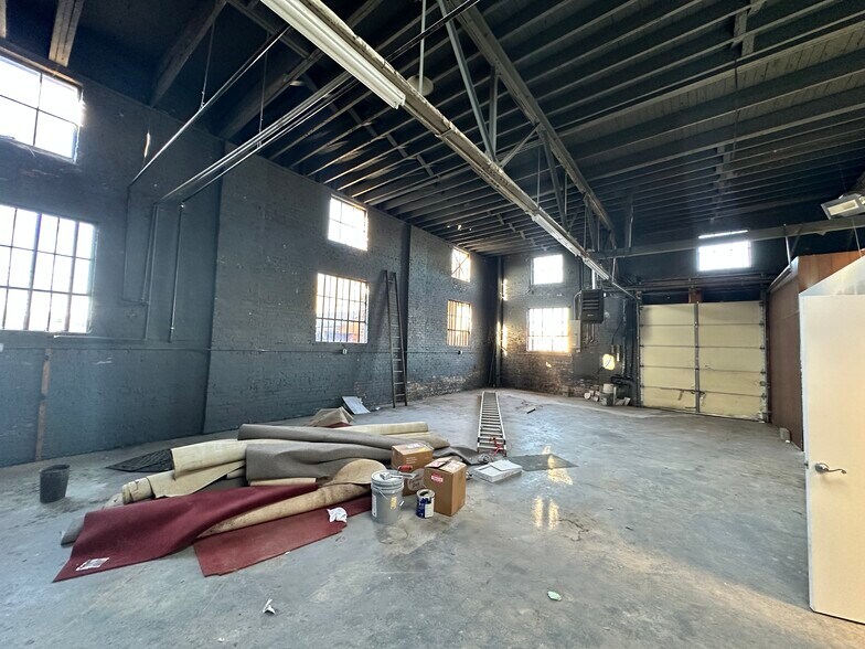 More Photos Of 220 N Main St, Lexington Flex For Lease