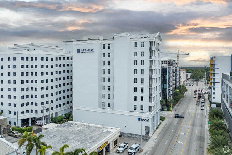 More Photos Of 3850 Bird Rd, Miami Office For Lease