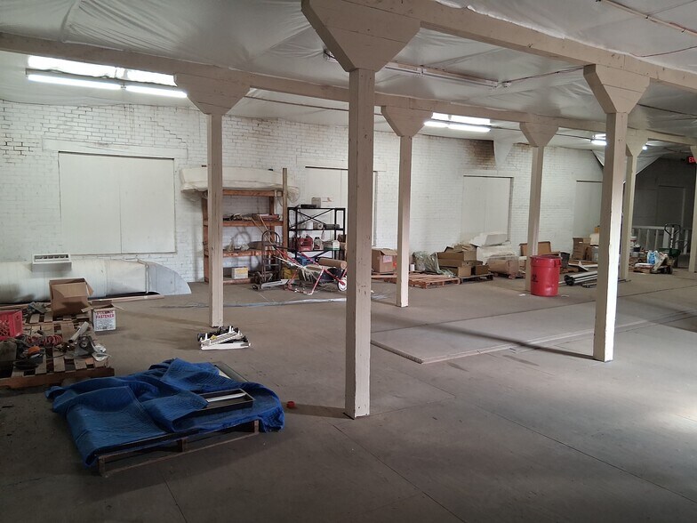More Photos Of 800 S Morrison Ave, Collinsville Warehouse For Sale
