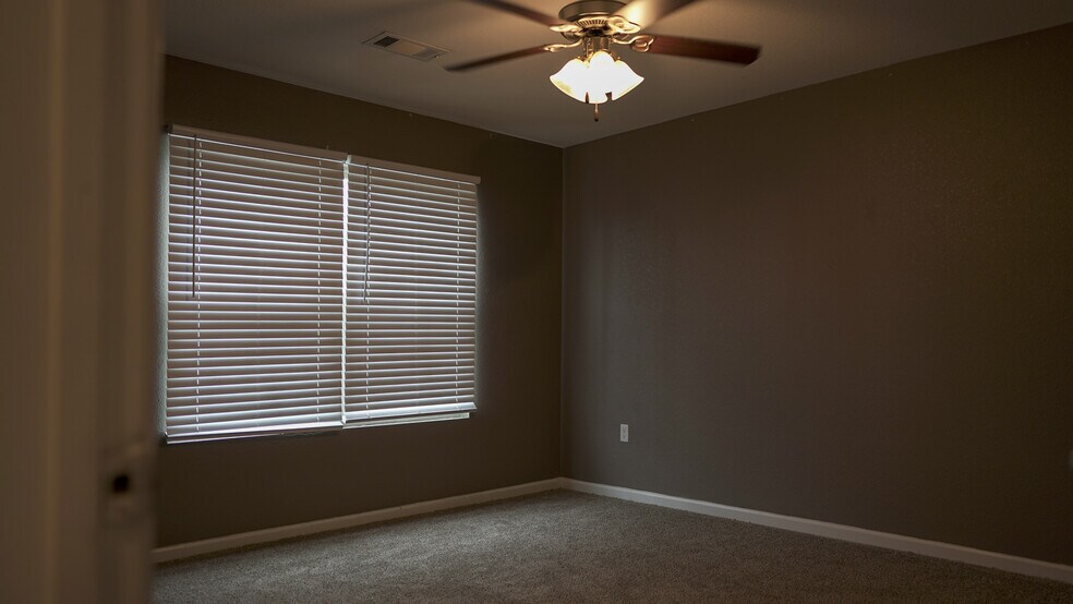 More Photos Of 2500 Ridgeland Cir, Pocahontas Apartments For Sale
