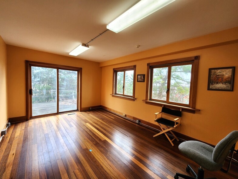 More Photos Of 303 Gunderman Rd, Spencer Manufacturing For Sale