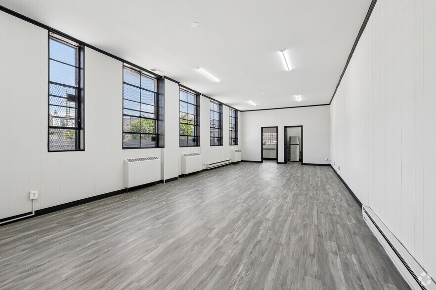 More Photos Of 2810 W Saratoga St, Baltimore Warehouse For Sale