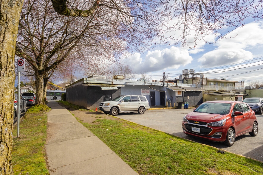 More Photos Of 2411 Nanaimo St, Vancouver Restaurant For Lease