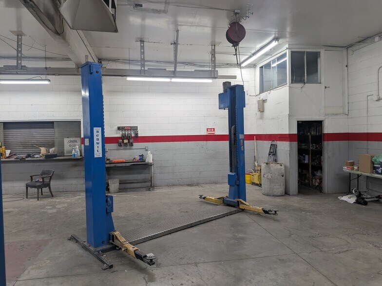 More Photos Of 3024 Fremont St, Las Vegas Auto Dealership For Lease