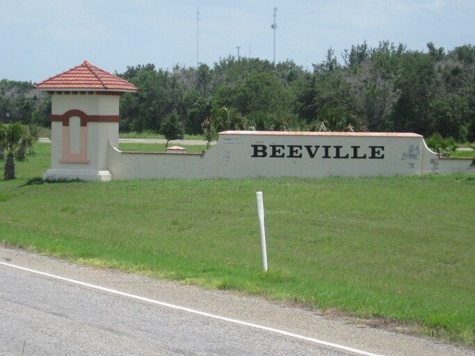 Primary Photo Of 1200 E Houston St, Beeville Apartments For Sale