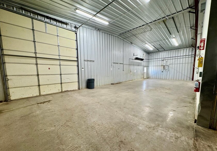 More Photos Of 3512 E Bench Rd, Dillon Manufacturing For Sale