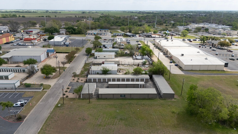 More Photos Of 209 Commercial Dr, Taylor Self Storage For Sale