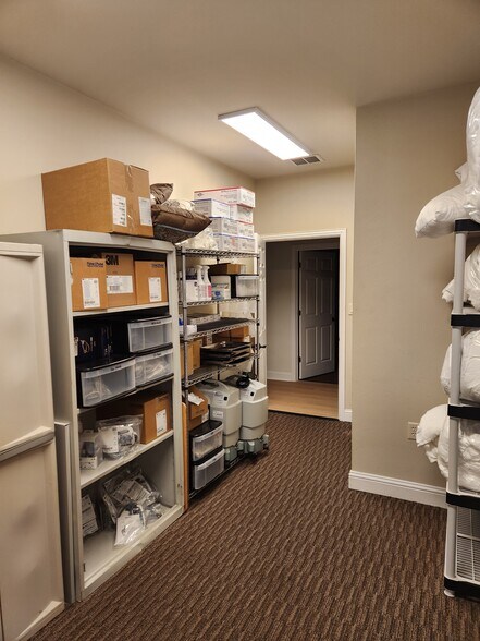More Photos Of 2125 Martin Dr, Bedford Medical For Sale