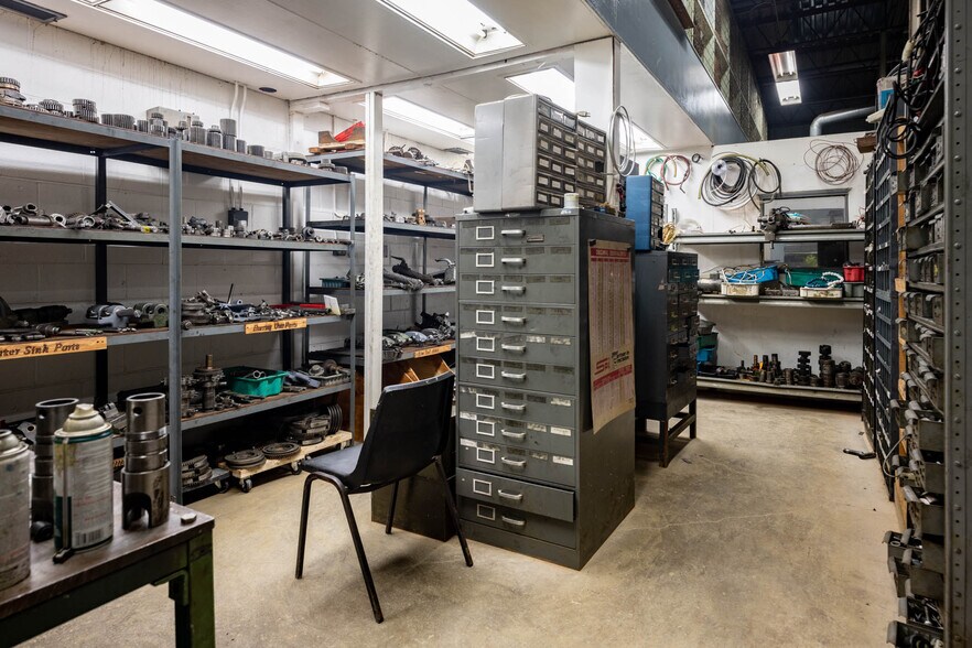 More Photos Of 170 Bennington Dr, Rochester Manufacturing For Lease