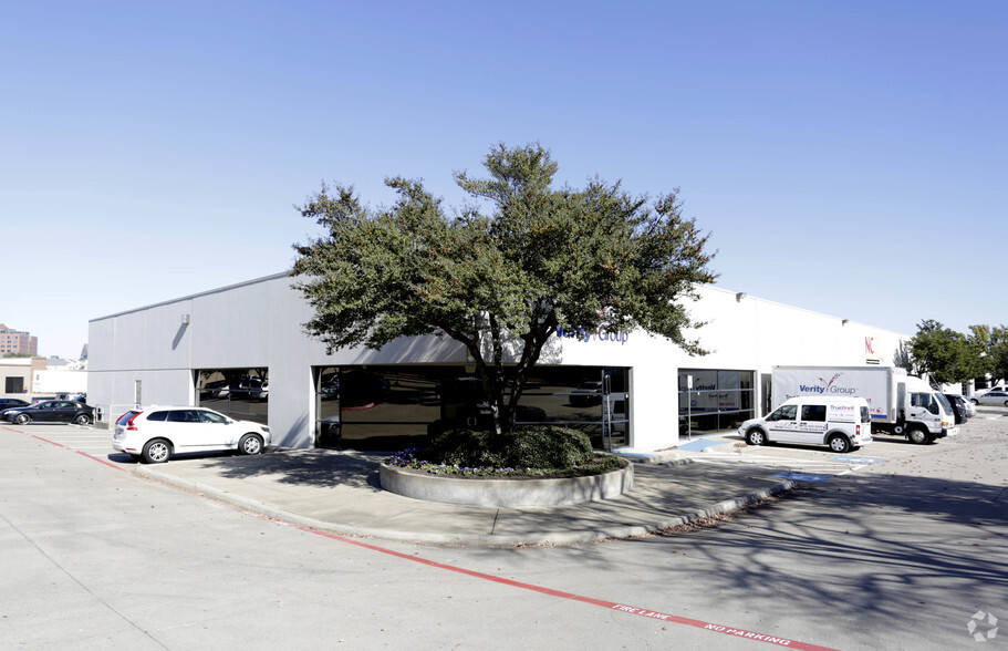 Primary Photo Of 885 E Collins Blvd, Richardson Light Manufacturing For Lease