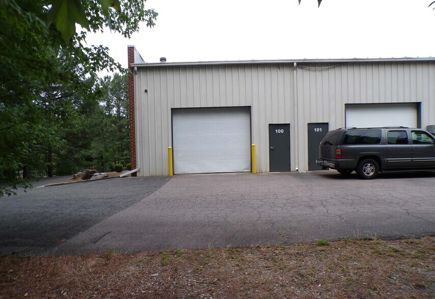 More Photos Of 10404 Chapel Hill Rd, Morrisville Light Distribution For Lease