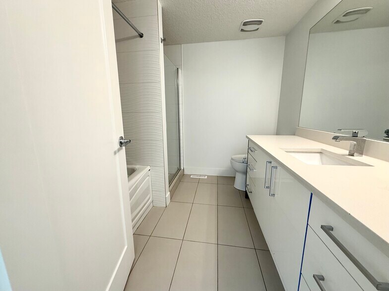 More Photos Of 613 3rd Ave NE, Calgary Apartments For Sale