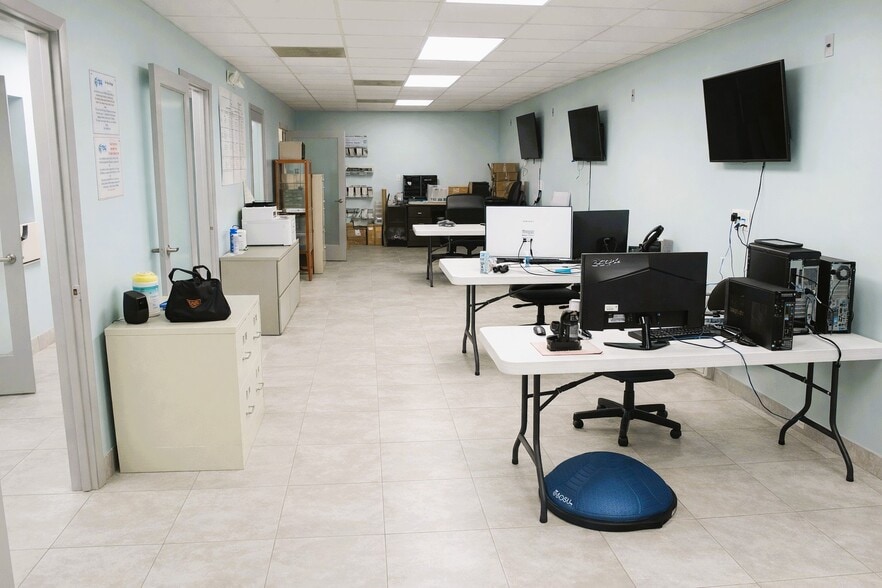 More Photos Of 9324 Homestead Rd, Houston Freestanding For Lease