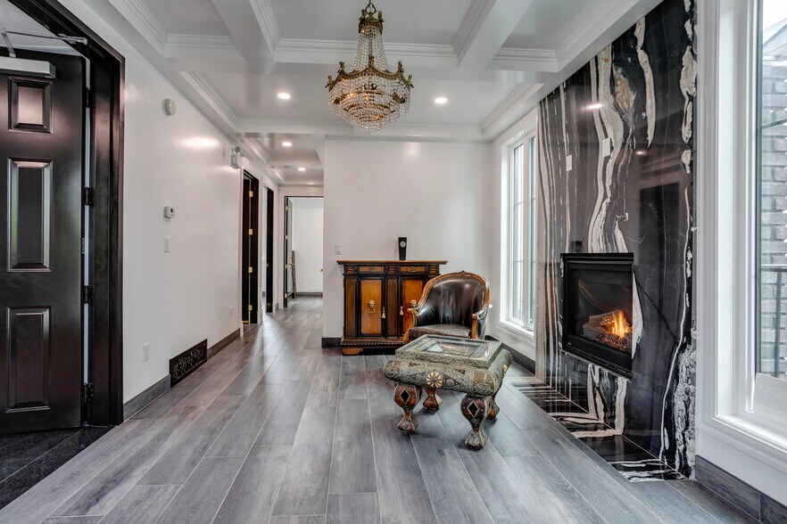 More Photos Of 11833 102 Ave NW, Edmonton Medical For Sale