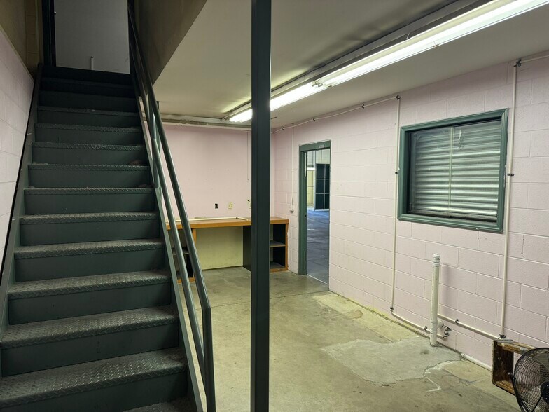 More Photos Of 1212 Battleground Ave, Greensboro Freestanding For Lease