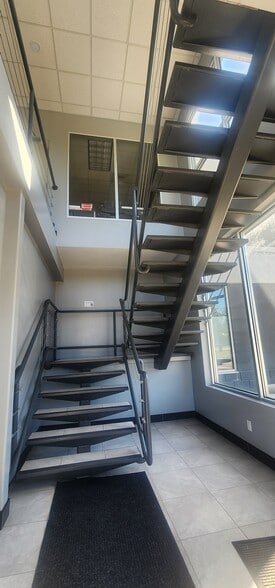 More Photos Of 301 Croft Dr, Windsor Distribution For Sale