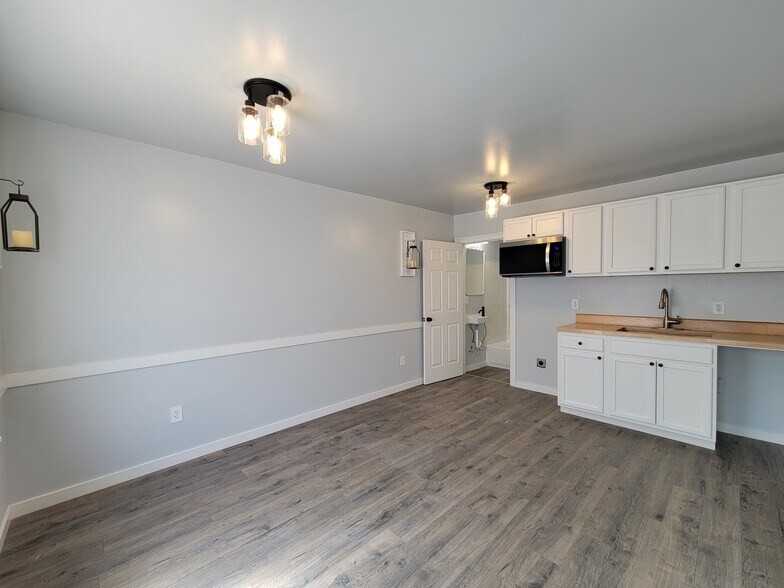 More Photos Of 311 NW Kerron Ave, Winlock Office Residential For Sale