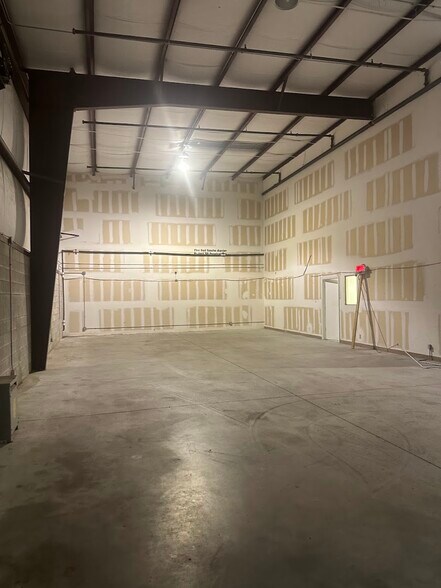 More Photos Of 161 Commerce Rd, Boynton Beach Warehouse For Sale