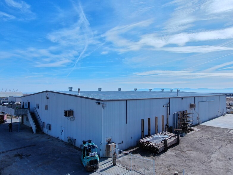 Primary Photo Of 1400 Orange St, Rosamond Warehouse For Lease