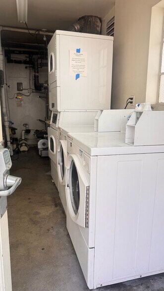 More Photos Of 323 E Chestnut St, Glendale Apartments For Sale