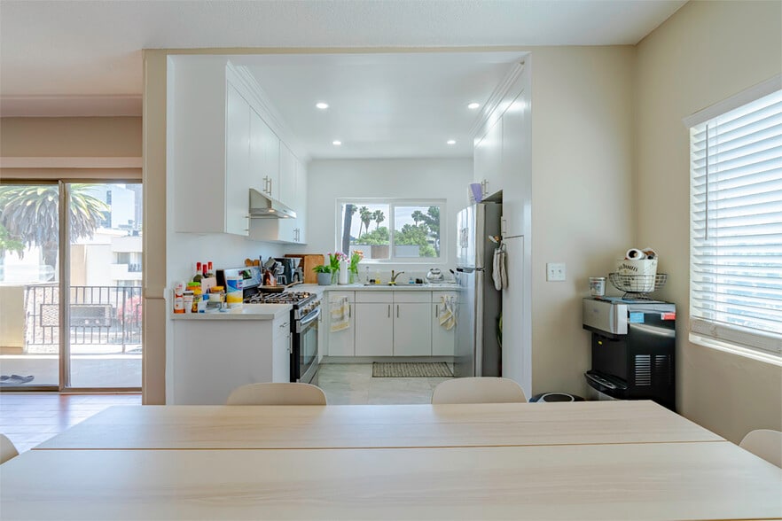More Photos Of 741 S Hobart Blvd, Los Angeles Apartments For Sale