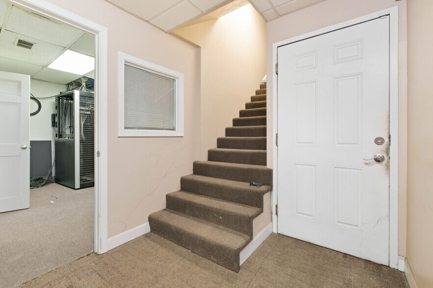 More Photos Of 207 Eiler Ave, Louisville Warehouse For Sale