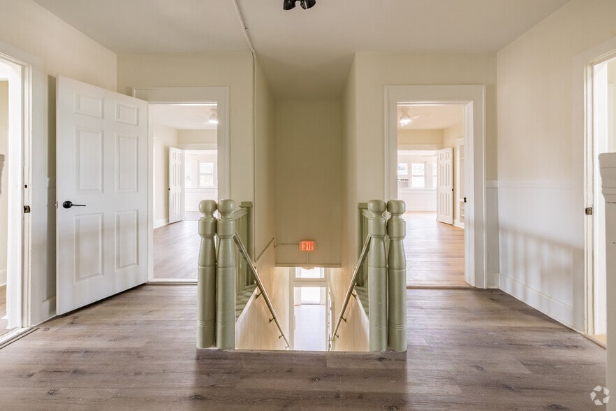 More Photos Of 218 N Pinellas Ave, Tarpon Springs Apartments For Lease