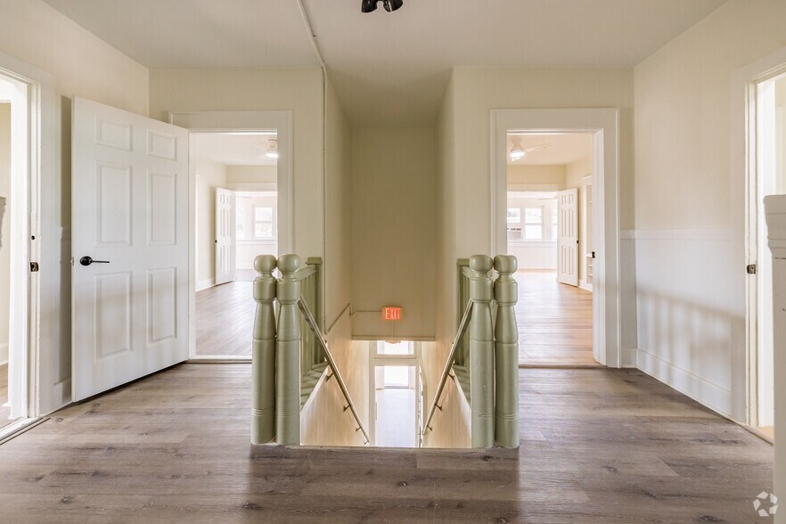 More Photos Of 218 N Pinellas Ave, Tarpon Springs Apartments For Sale