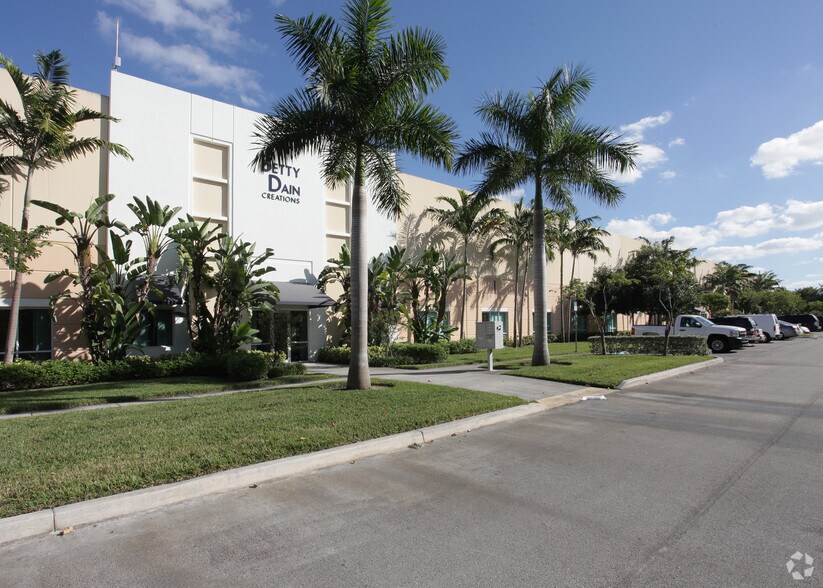 More Photos Of 9701 NW 112 Ave, Medley Distribution For Lease