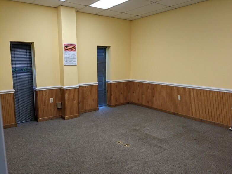 More Photos Of 5025 Old York Rd, Rock Hill Distribution For Lease