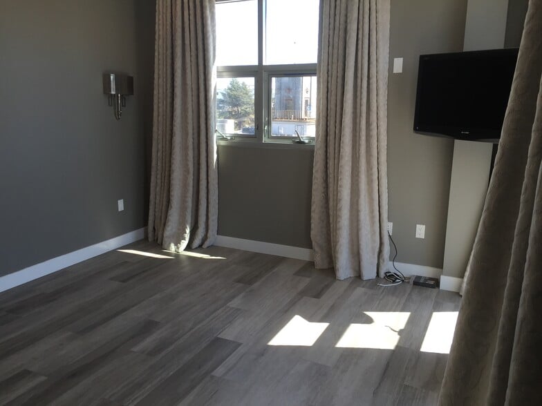 More Photos Of 600 S La Brea Ave, Los Angeles Storefront Retail Residential For Sale