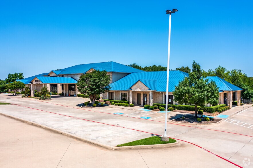 More Photos Of 4851 S Interstate 35 E, Corinth Office For Sale