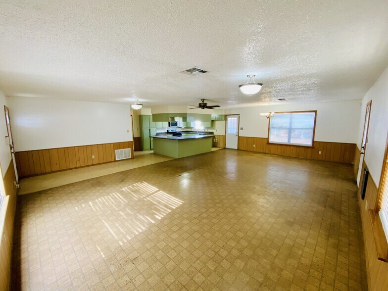 More Photos Of 1014 W County Line Rd, New Braunfels Office Residential For Sale