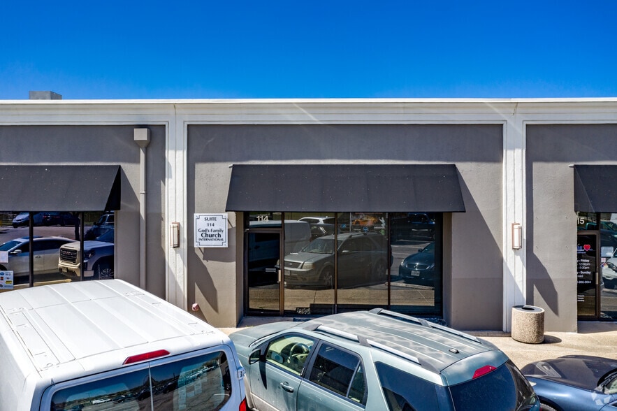 More Photos Of 3700 Fredericksburg Rd, San Antonio General Retail For Lease
