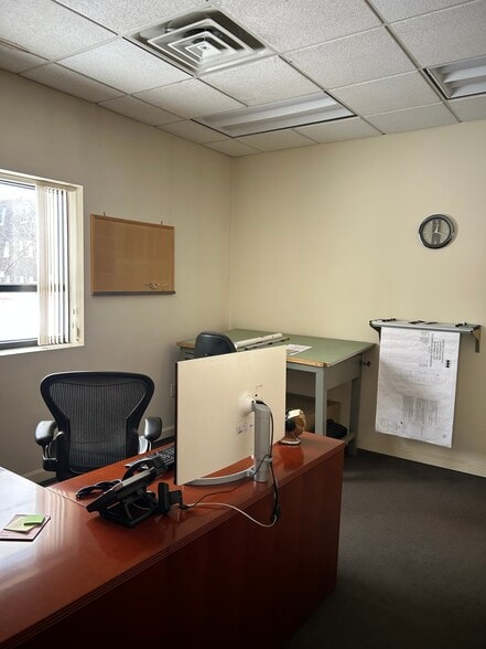More Photos Of 711 Valley St, Manchester Warehouse For Sale